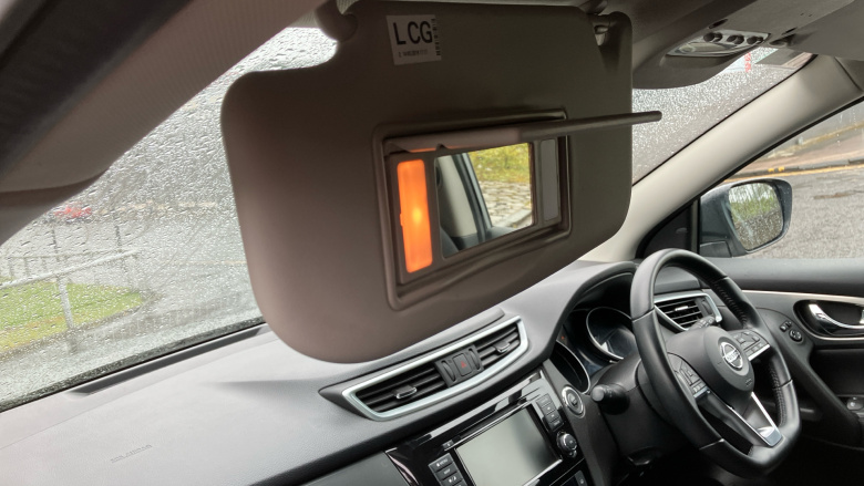 Nissan Qashqai 1.3 DiG-T 160 N-Connecta 5dr Petrol Hatchback